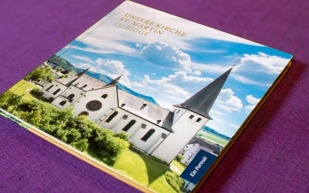 Buchvorstellung: Neuer Kirchenführer „St. Martin zu Bigge“ wird Palmsonntag vorgestellt