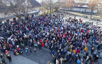 Demonstration in Bigge-Olsberg mit vielen Teilnehmern
